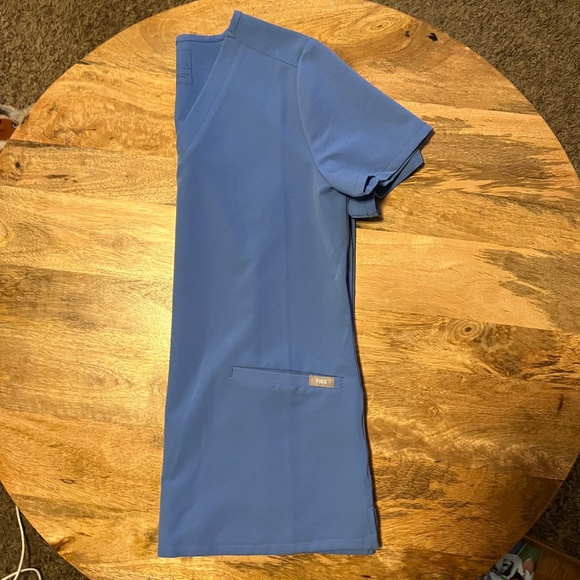 Figs Casma Three-Pocket Scrub Top - Picture 6 of 8